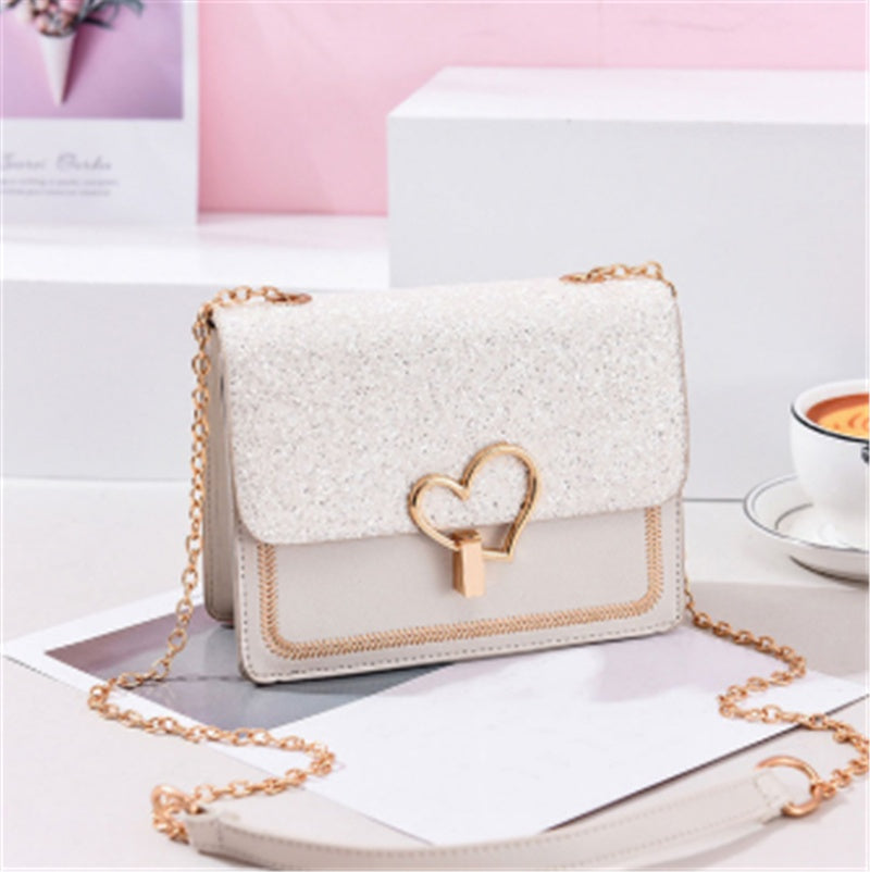 Fashion Creative Heart Chain Pu Small Satchel