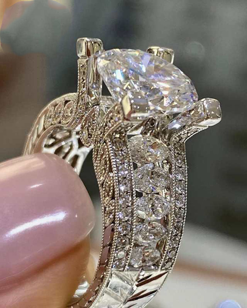 European And American Fashion Ladies Engagement Proposal Flash Diamond Ring