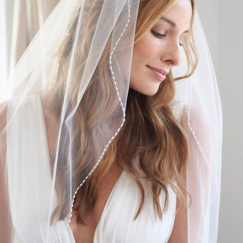 White x Lvory 1 Tier Fingertip Wedding Veils Crystal Pearls Cut Edge Bridal Veil with Comb Bridal Accessories