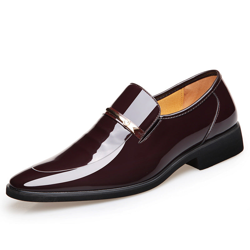 Pointed patent leather men's shoes