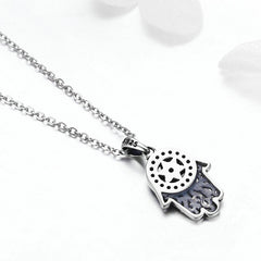 Sterling silver necklace with zirconium