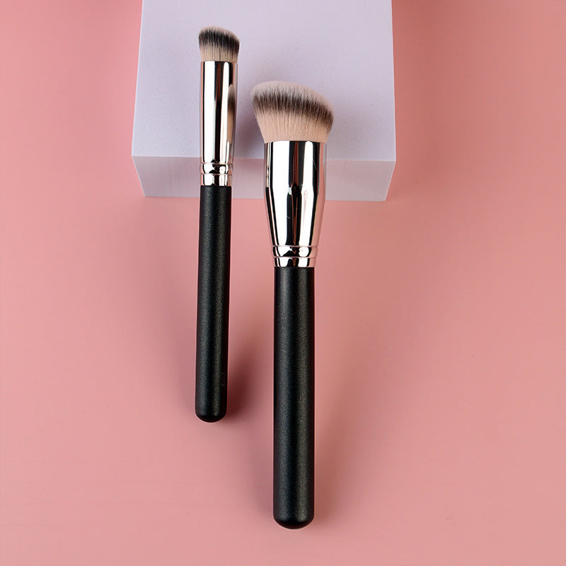 "#MakeupBrushes #EyeshadowBrush #MakeupPuff #BeautyTools #ProfessionalMakeupBrushes #MakeupBrushSet #CosmeticBrushes #MakeupEssentials #FlawlessApplication #MakeupAccessories #BlendingBrush #FoundationBrush #ContourBrush #SoftBristles #CrueltyFreeBrushes #MakeupRoutine #BeautyMustHaves #MakeupArtistTools #PerfectBlend #MakeupLovers"