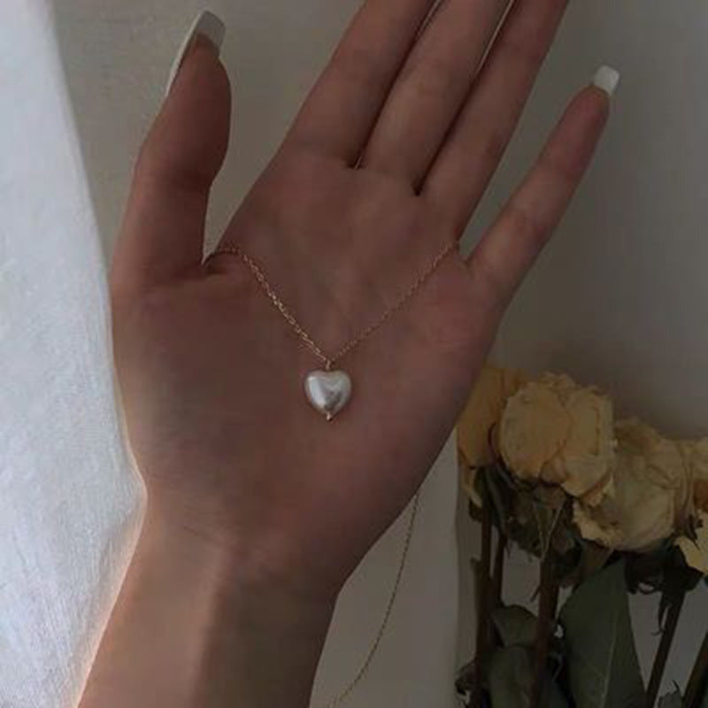 Simple And Sweet Girl Short Opal Pearl Peach Heart Pendant Clavicle Chain