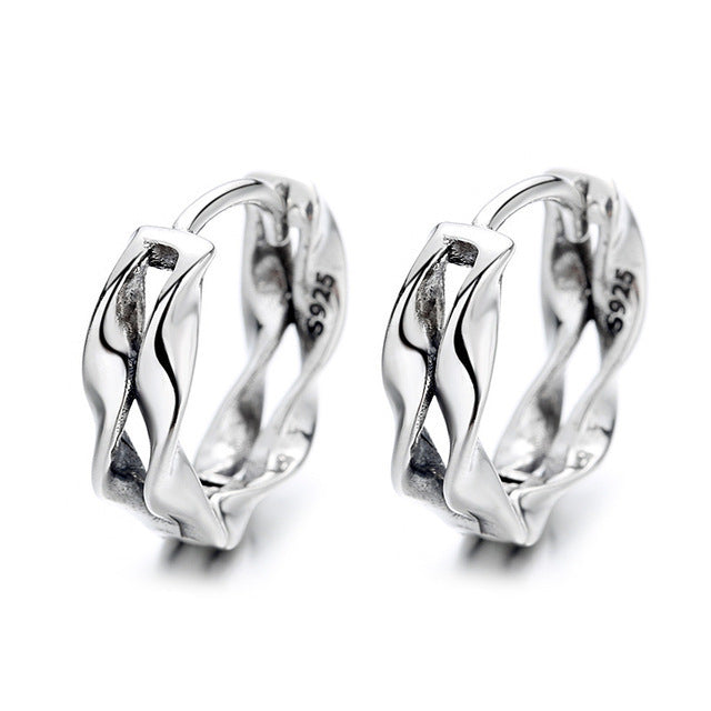 Double Twisted Geometric Wave Ear Buckle