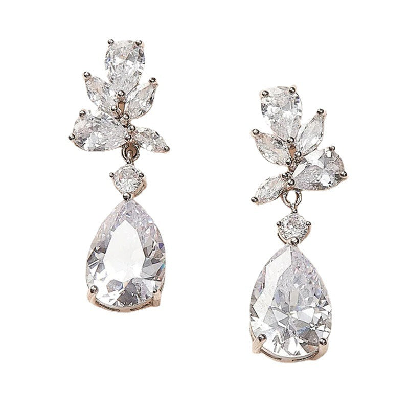 Simple And High-grade Zircon Earrings