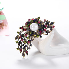 Fashion Retro Pearl Color Rhinestone Corsage