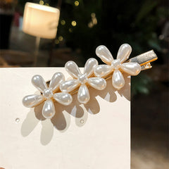 Pearl Three Small Flower Hair Clip