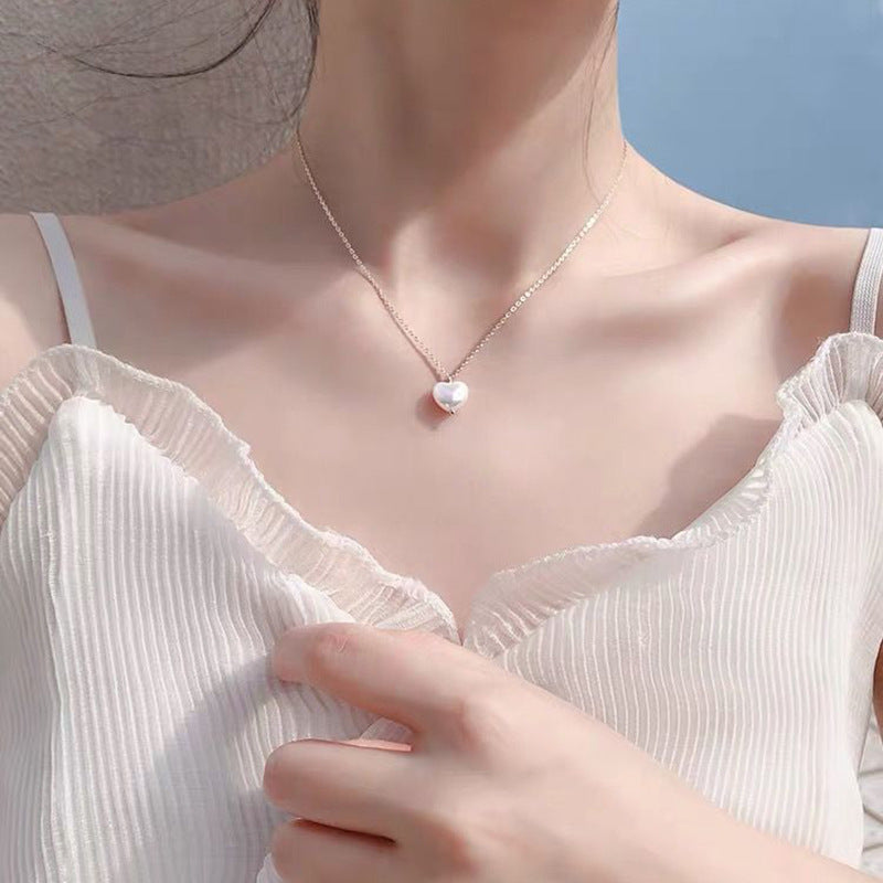 Simple And Sweet Girl Short Opal Pearl Peach Heart Pendant Clavicle Chain