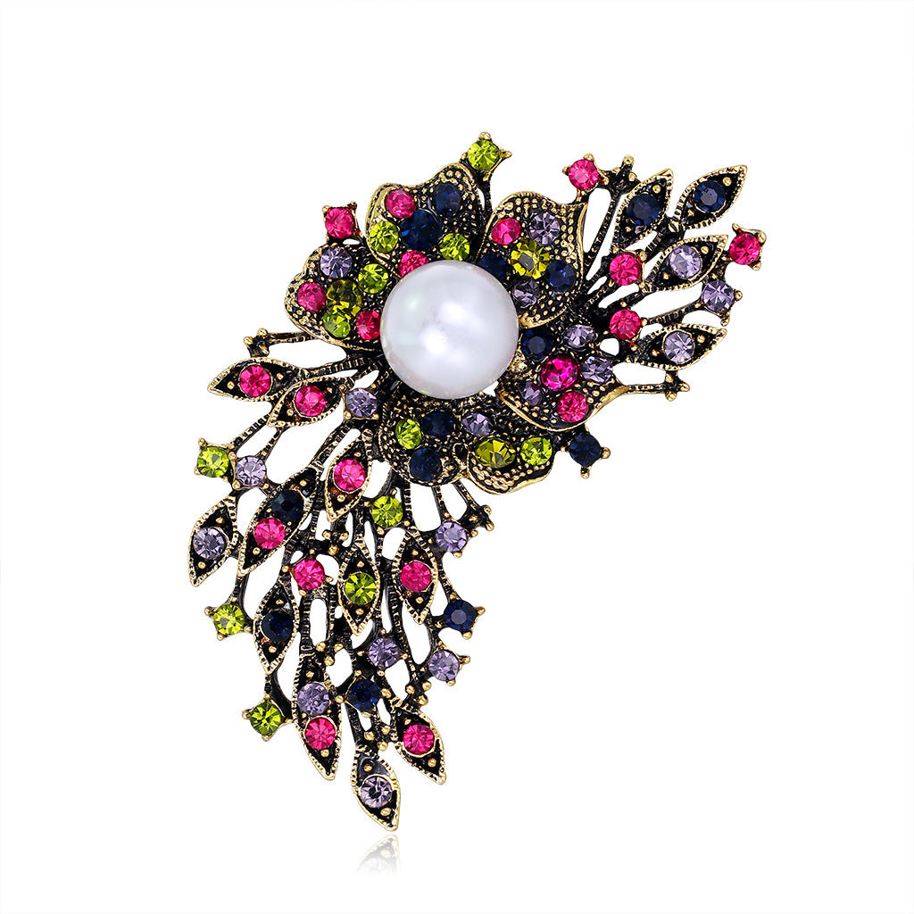 Fashion Retro Pearl Color Rhinestone Corsage