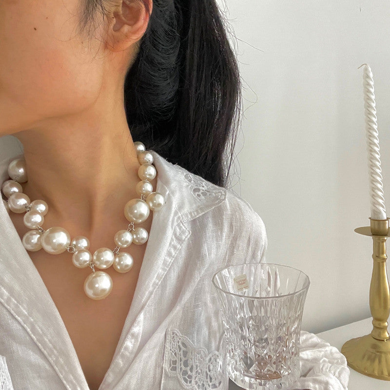  Baroque-Inspired Pearl Necklace with Pendant