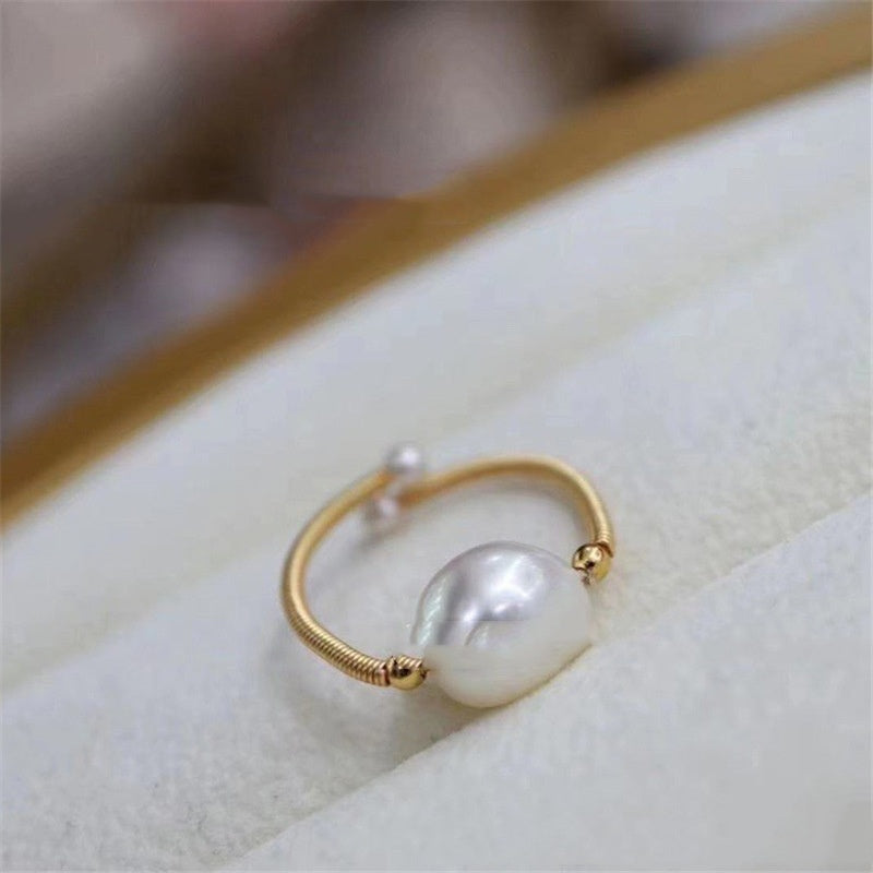 14K Gold Winding Pearl Ring