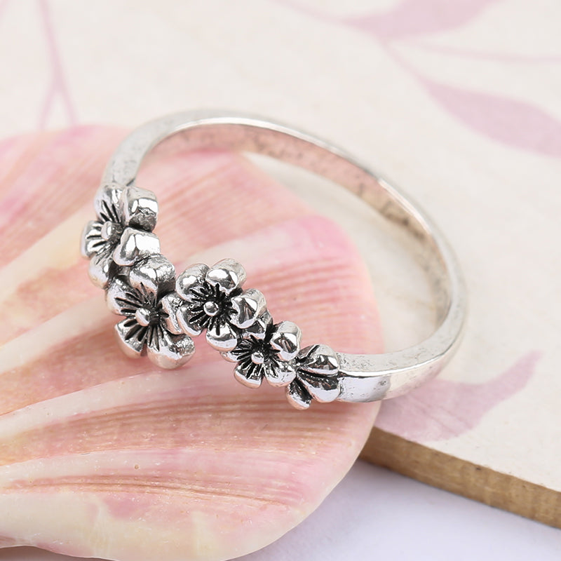 Women's Fashion Retro Silver Flower Crystal Zircon Ring