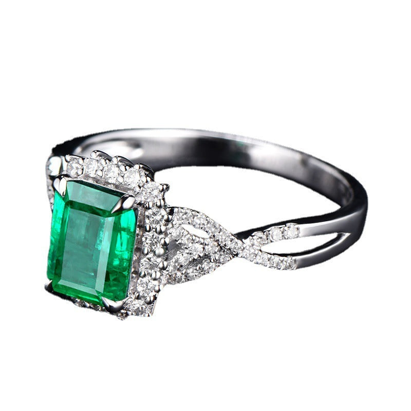 Square Princess Ring Inlaid With Emerald