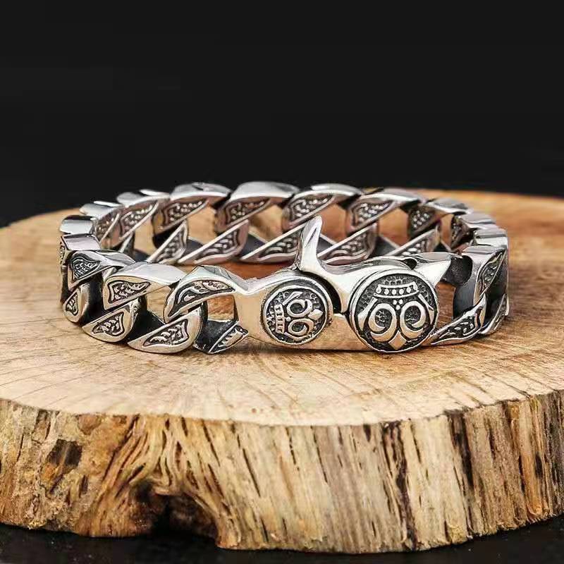 "VikingJewelry #NorseAccessories #WarriorStyle #VikingRings #VikingNecklaces #VikingBracelets #NordicDesign #AncientInspired #MythicalJewels #LegendaryCraftsmanship"