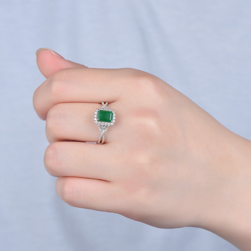 Square Princess Ring Inlaid With Emerald